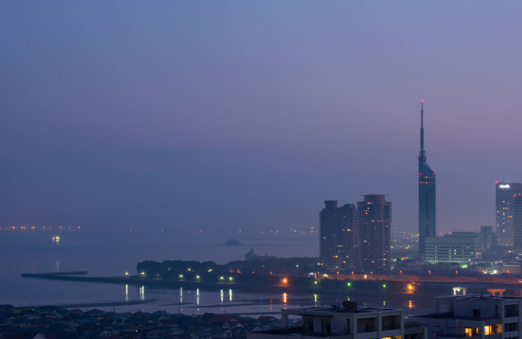 夜景だけじゃない 福岡の愛宕神社は夜明け前もオススメ のっとーと