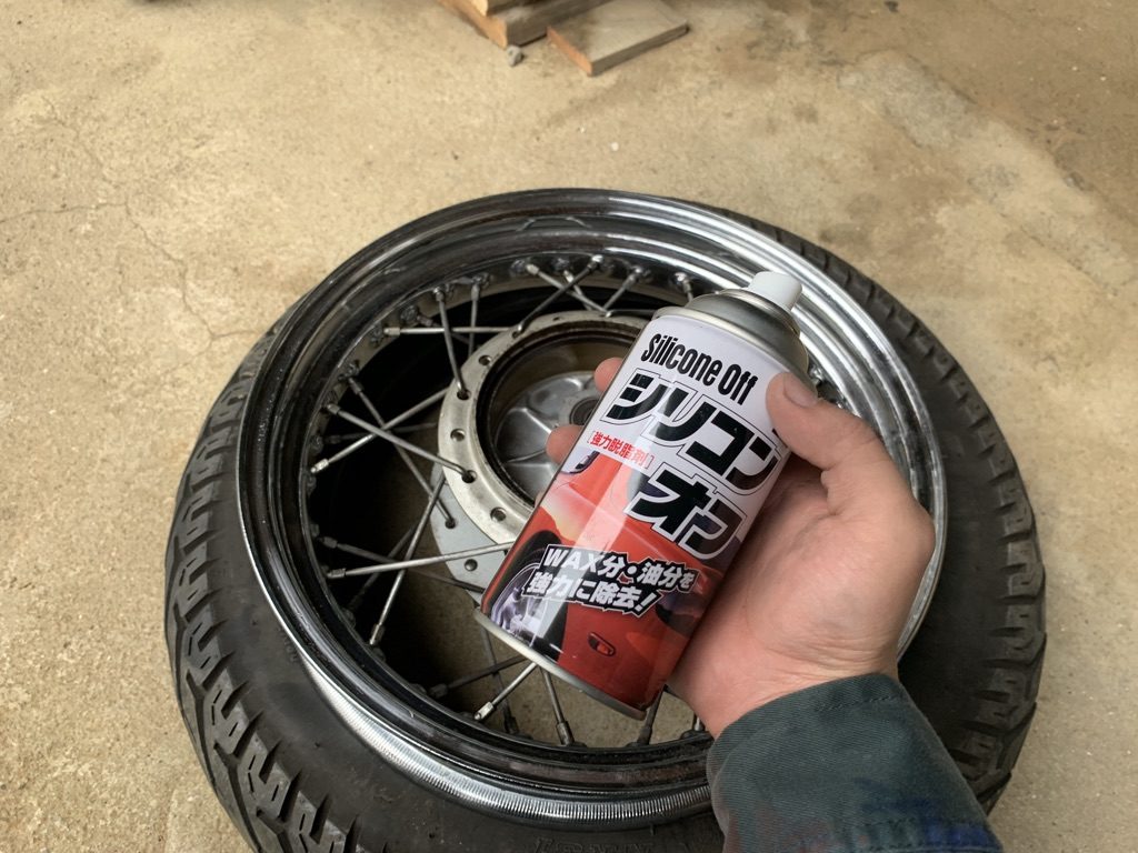 Diy塗装 スプレー缶を使ってバイクを塗装する基本的な方法 のっとーと